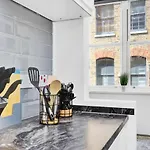 High Spec Two-Bedroom Apartment Short Term Rental & Flexible Renting Shoreditch With Free Wifi