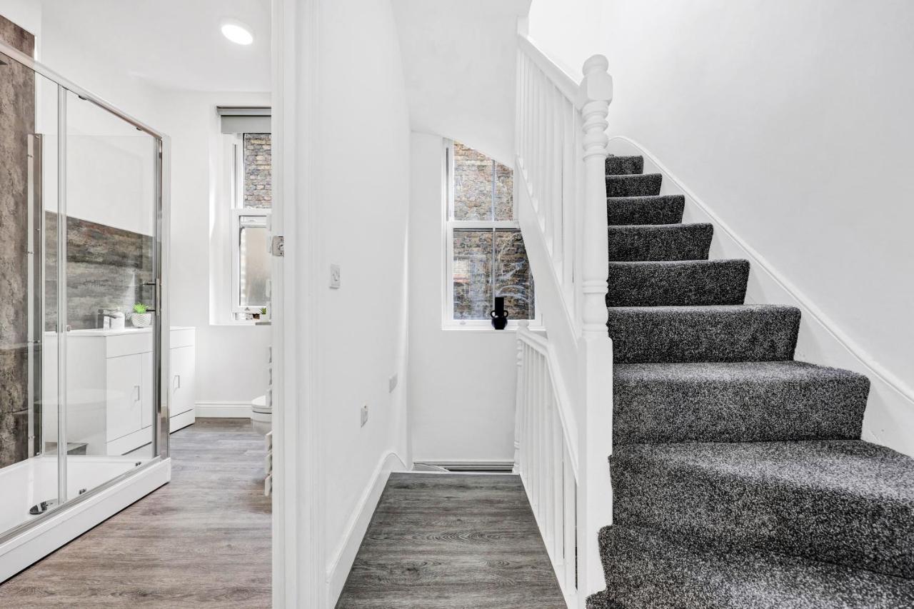High Spec Two-bedroom Short Term & Flexible Renting Shoreditch With Free Wifi * Londra