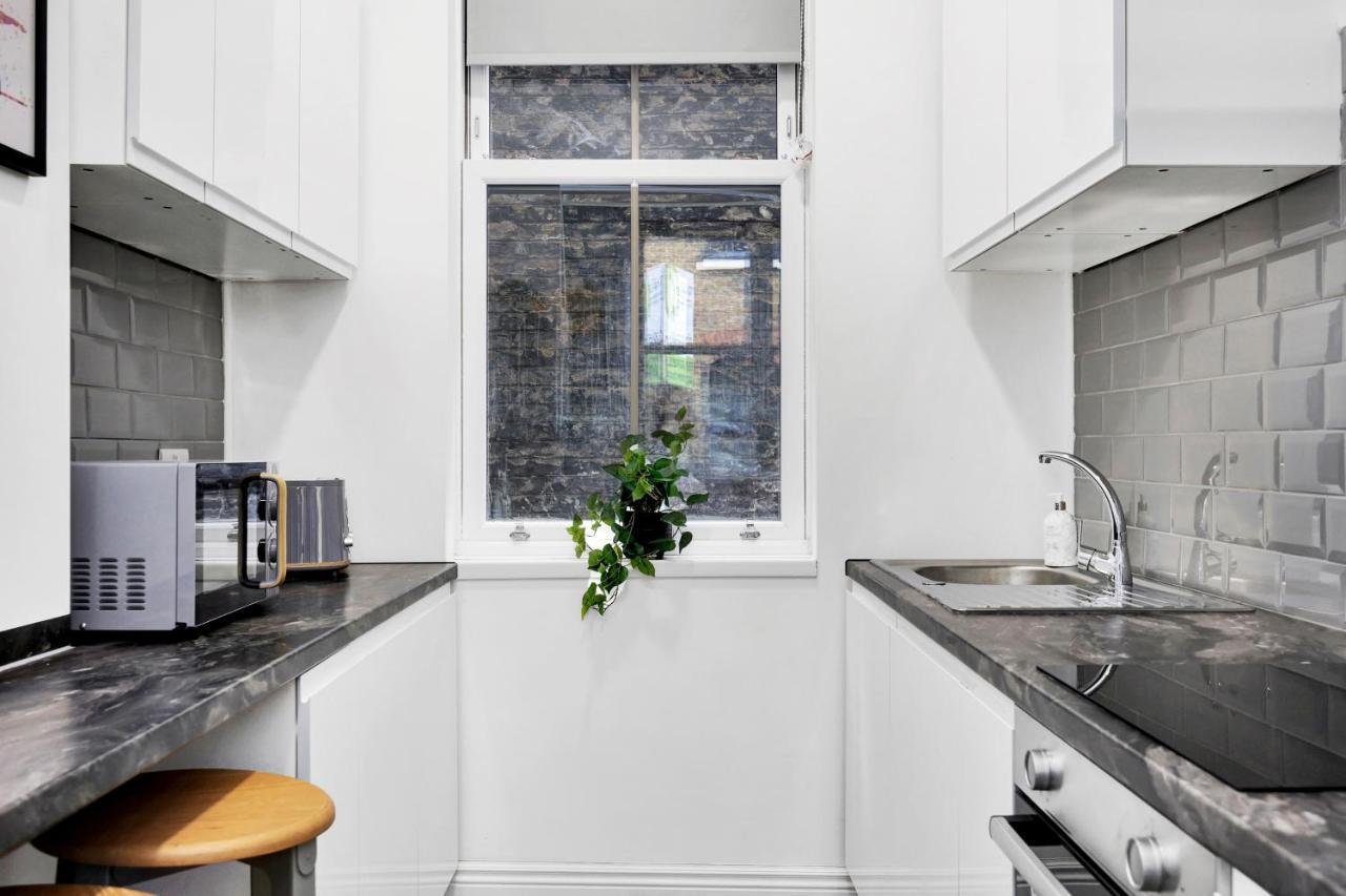 High Spec Two-bedroom Short Term & Flexible Renting Shoreditch With Free Wifi * Londra