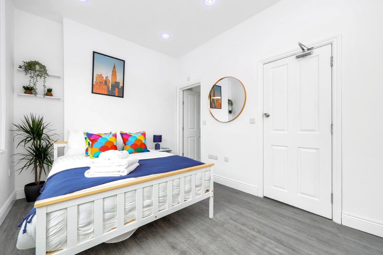 Appartamento High Spec Two-bedroom Short Term & Flexible Renting Shoreditch With Free Wifi Londra